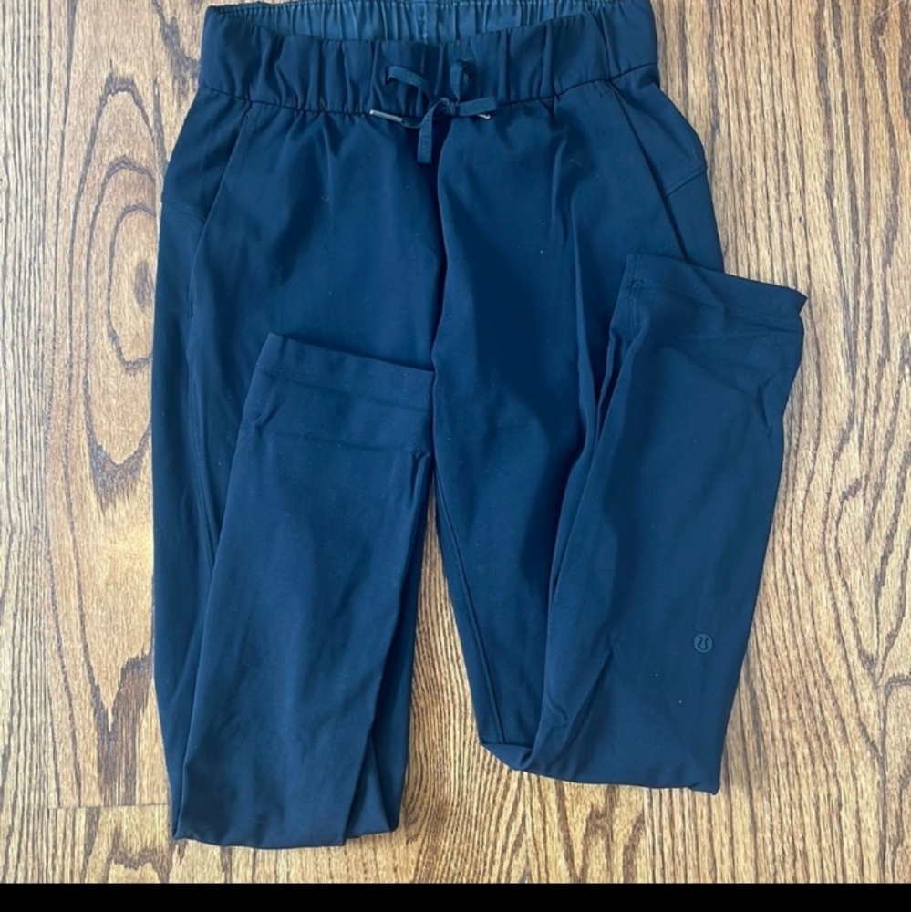 🍋 Lululemon on the fly pant  black size 2
